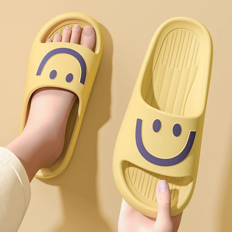 Mule Slip On - Chaussons nuage visage souriant pour femmes