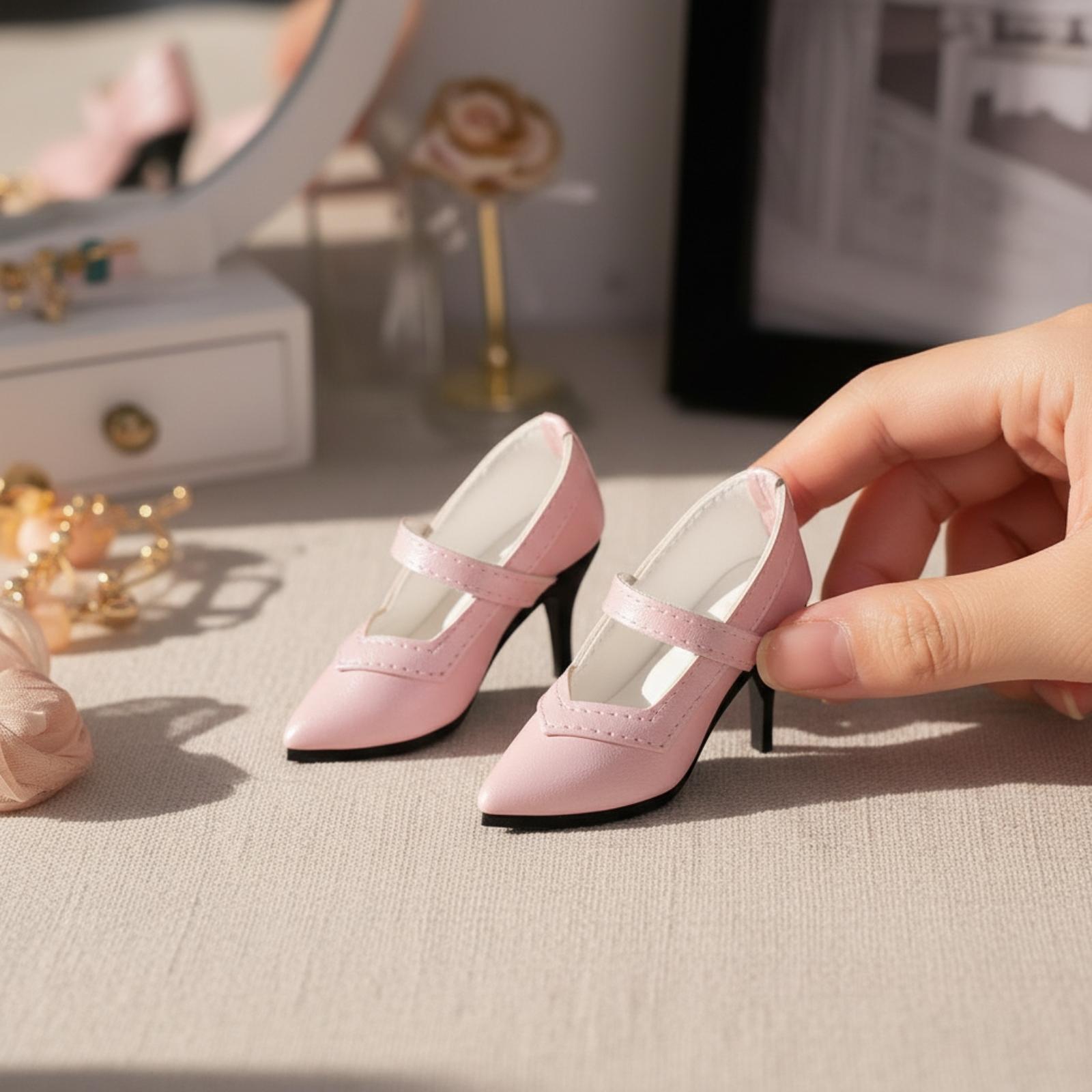 Court Heel Pointed - Talons de poupée miniature à bout