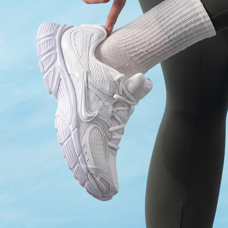Nike W NIKE V5 RNR HQ7901-101, - Women Shoes Running Nike avis et prix