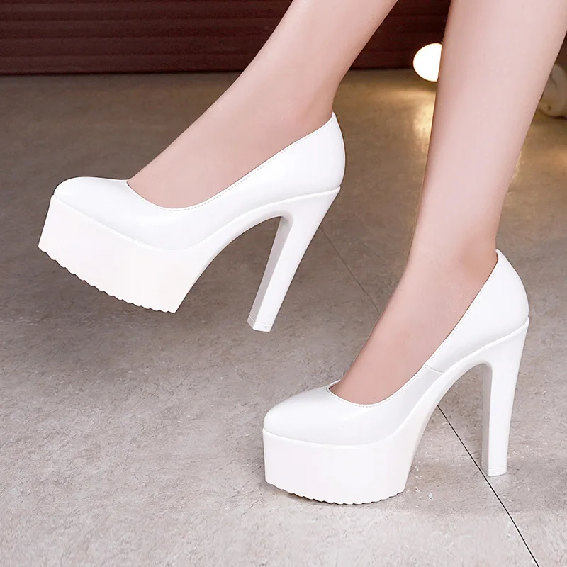 Chaussures de Mariée à Platefo - Court Heel Pointed avis et prix