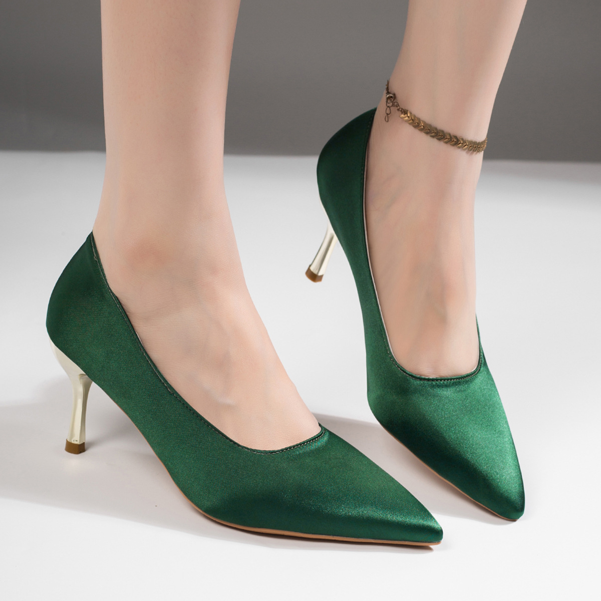 Escarpins en satin vert pour f - Court Heel Pointed avis et prix