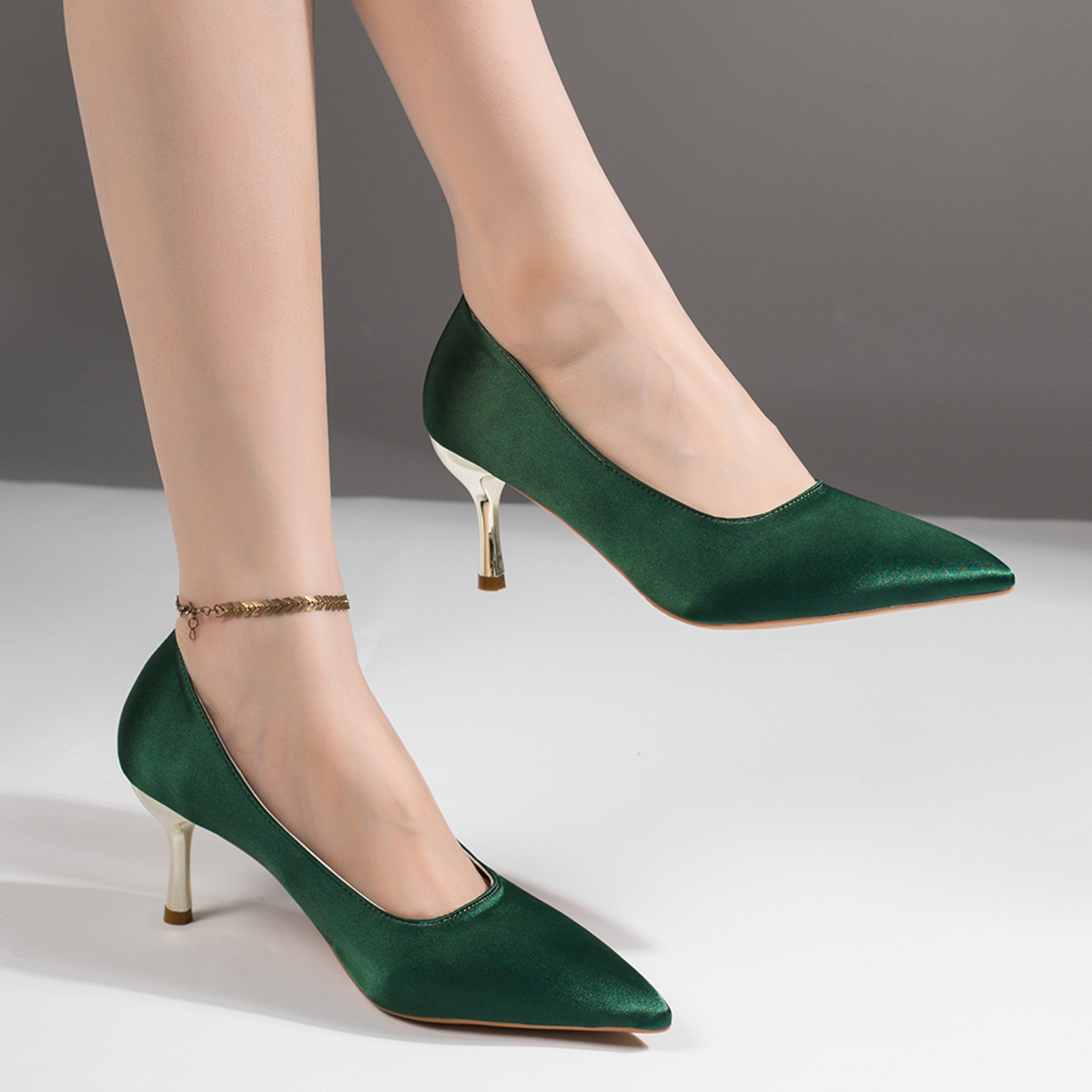 Escarpins en satin vert pour f - Court Heel Pointed avis et prix